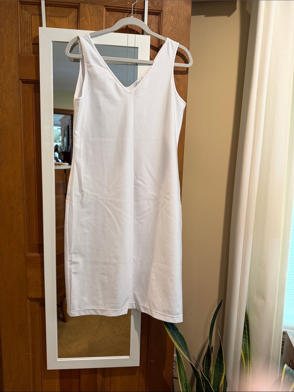 Ala von Auersperg White V-Neck Sleeveless Dress Caterina